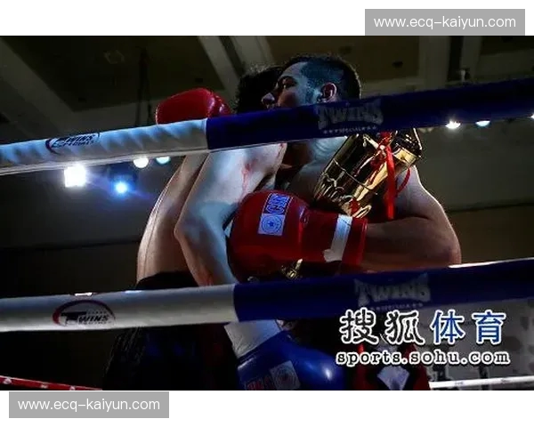 泰拳伤病:攻防之间的隐形代价与智慧修复 泰拳伤病:攻防之间的隐形代价与智慧修复